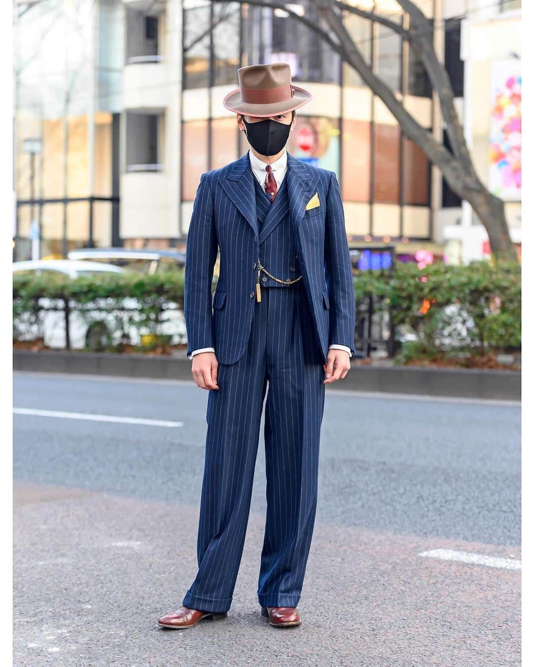 のインスタグラム：「25-year-old Japanese prop stylist Masu (@masu_mb) - a member of a 1920s-to-1940s fashion loving club called @TheCatsMeow__Tokyo - on the street in Harajuku wearing a bespoke pinstripe suit by Old Hat Tokyo with a pocket watch, hat, and dress shoes.」