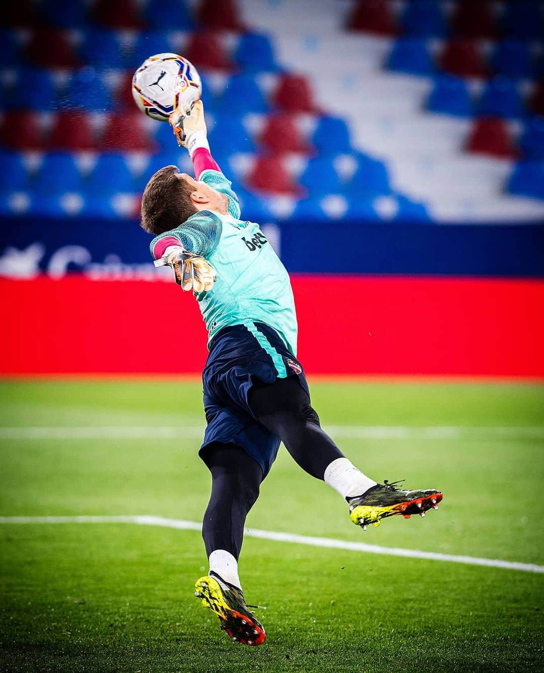 レバンテUDさんのインスタグラム写真 - (レバンテUDInstagram)「👊 #LevanteAthletic   ▶️ @LaLiga」2月27日 4時52分 - levanteud