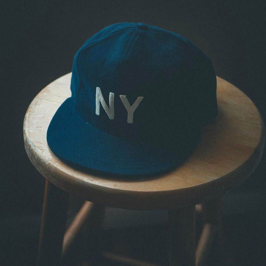 グロウン＆ソーンのインスタグラム：「Get your X @ebbetsvintage NY hat before they’re all gone!  One of our giveaway winners @tekena24 took this amazing photo of the hat he won.」