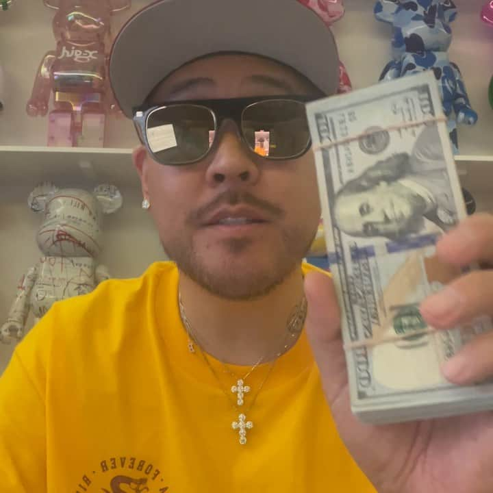 ベン・ボーラーのインスタグラム：「I’M GIVING AWAY $10,000 CASH!  👀😳🤑 Who wants it??? Follow the steps below to ENTER:  💰 1) Follow EVERYONE @platinumgiveawaysofficial is following (takes less than 30 seconds).  💵 2) Come back here when you finish and comment “Done”  💵 BONUS: Tagging more friends will increase your chances of winning ⤵️  💵 PRIZES: $5,000 to (1) Grand Prize Winner and $2,500 to 2nd and 3rd place Winners!  💵 WINNERS will be chosen on March 5th and announced on @platinumgiveawaysofficial  💵 This is in no way sponsored, endorsed or administered by, or associated with Instagram. The full Sweepstakes Official Rules are available via the link in @platinumgiveawaysofficial bio. #sweepstakes #ad」