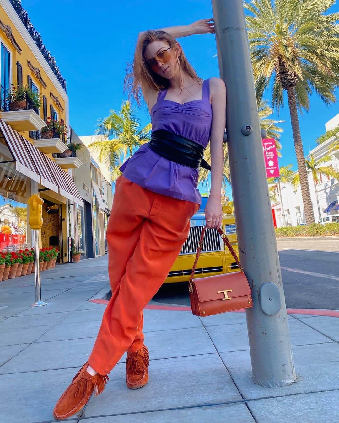 Larsen Thompsonさんのインスタグラム写真 - (Larsen ThompsonInstagram)「A fashion moment in Beverly Hills for the @tods show today🧡 dreaming of being in Milano #TodsFW21」2月27日 5時52分 - larsenthompson
