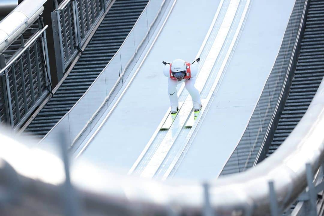 渡部善斗のインスタグラム：「Keep going on🤜🤛  #fisnoco #nordiccombined #fischerski #swix #swans #kinetixx #zerofit #hakubavalley   @oberstdorf2021  📸@nordicfocus」