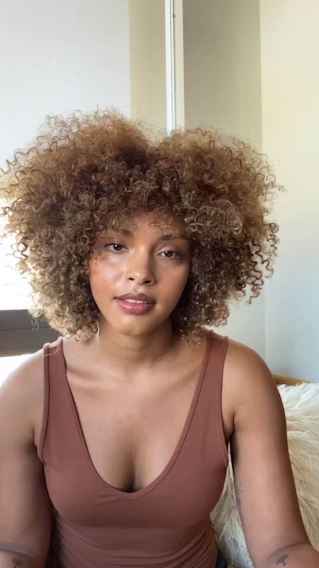 Abercrombie & Fitchのインスタグラム：「Gilly Chan (@gilly.inc), Model & Mental Health Advocate, writes a letter to her younger self: a reflection on what it means to be a black woman in a world that is finally starting to see her, and with the powerful affirmation that she was—and always will be—more than enough. 💌    “To my younger self: I know this time feels really difficult. Right now, we feel lost and othered in our young body and mind; living in the confusion between who we are and who we think we should be... this society wasn’t built for our brown body. I see you—you aren’t invisible.”    Head to our IGTV to watch the full video. ❤️」