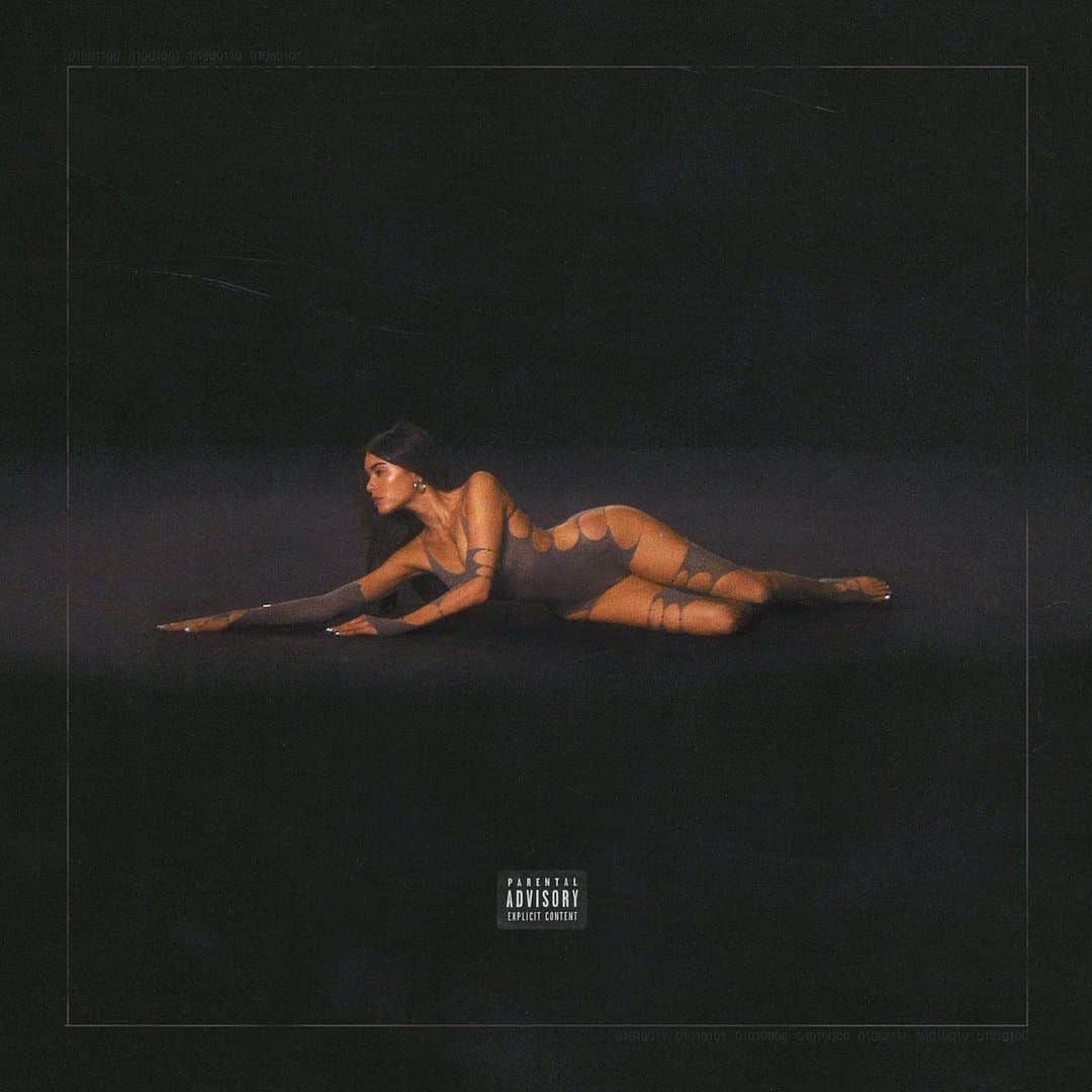 のインスタグラム：「The wait is over! LIFT alum @madisonbeer's debut album 'Life Support' is finally out. Check out the full project and her #LIFT performances of "BOYSHIT" and "Selfish" with our playlist now! 🖤 ⠀⠀⠀⠀⠀⠀⠀⠀⠀ ▶️[Link in bio] #MadisonBeer #LifeSupport #BOYSHIT #Selfish」