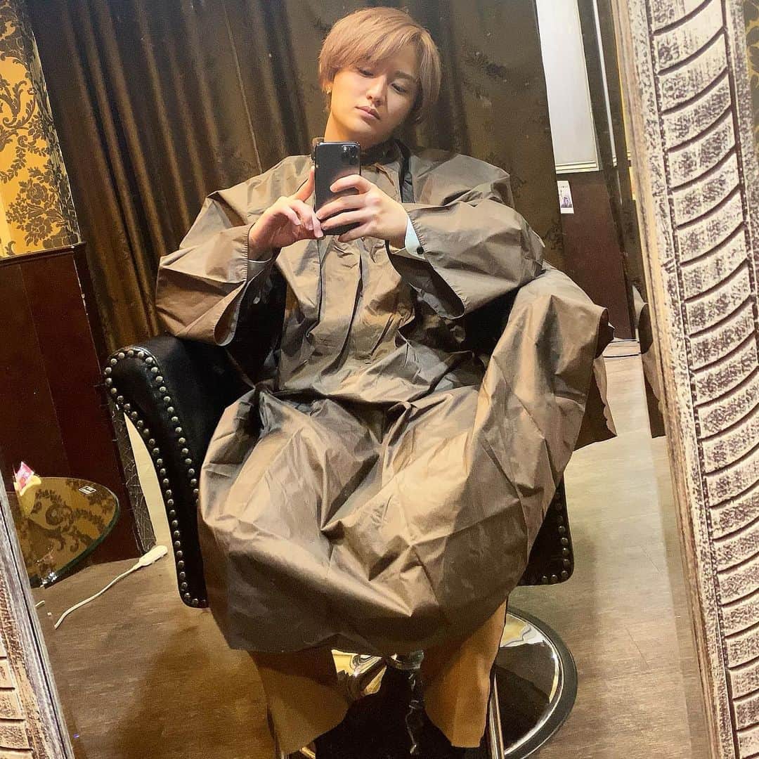 やるきげんきだいきのインスタグラム：「あげる写真がなーいなー 髪の毛染めた！(これ染める前)」