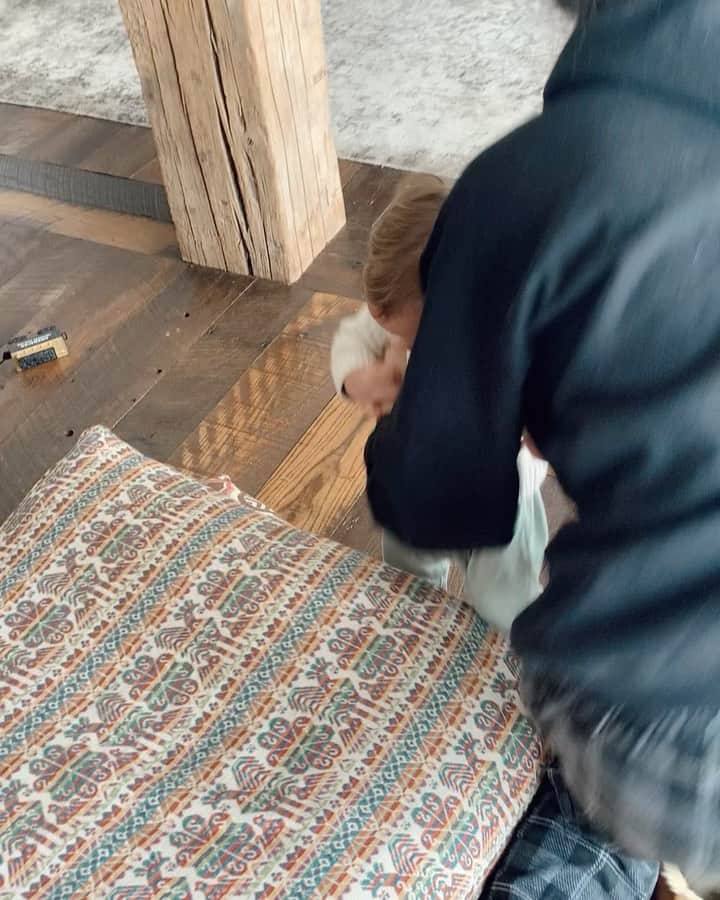 コリー・ロバートソンのインスタグラム：「One of the many reasons kids need daddies! Not that moms aren’t fun too, but how cute is this little father/son wrestling match 🤗I love how John Shepherd keeps coming back for more! Video two...still going 😂 So much fun watching these two play!」