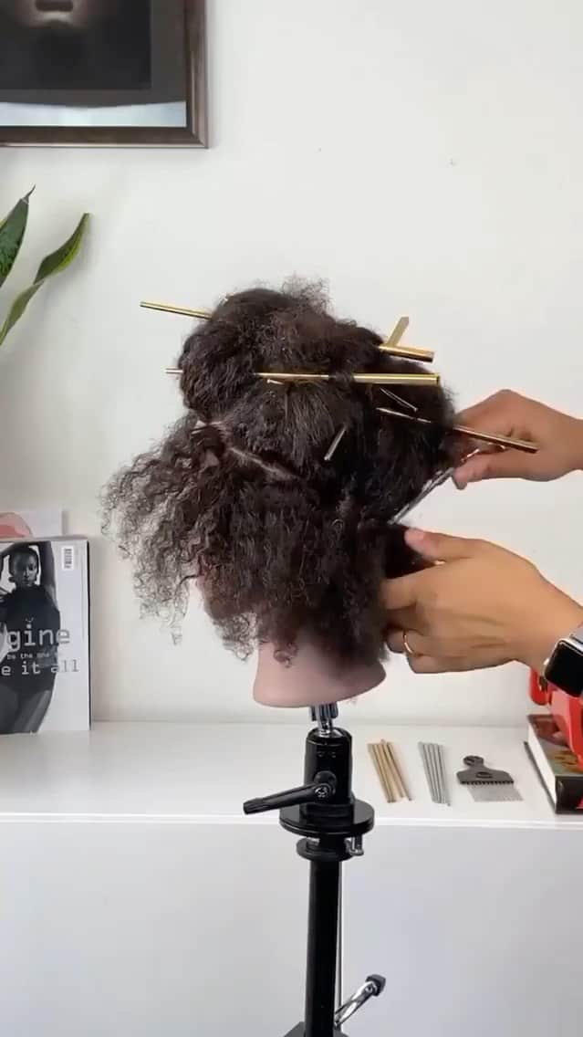 CosmoProf Beautyのインスタグラム