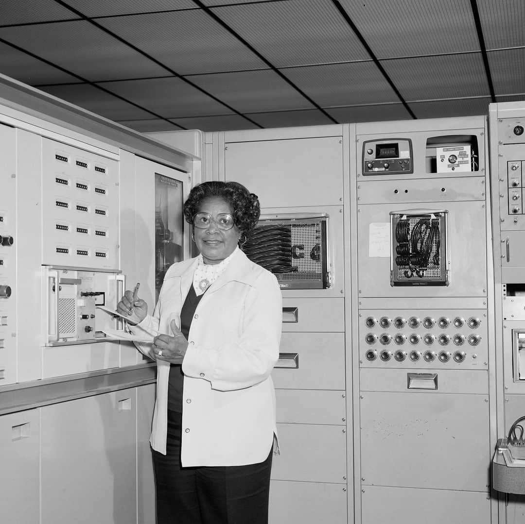 NASAさんのインスタグラム写真 - (NASAInstagram)「💫 Mary W. Jackson: NASA’s first Black female engineer – and so much more. ⁣ ⁣ A “Hidden Figure'' hidden no more, Mary was part of a group of very important women who helped our agency succeed in getting American astronauts into space. Never accepting the status quo, she helped break barriers and open opportunities for African Americans and women in the field of engineering and technology. On top of all of this – Mary was a mother, a teacher, a mentor, a Girl Scout leader, and a friend to many. ⁣ ⁣ Today, in her honor, we named the NASA Headquarters building in Washington, D.C. for Mary W. Jackson. Her commitment to excellence, diversity, inclusion, and teamwork represents the best of this agency and the future of NASA! ⁣ ⁣ Credit: NASA⁣ ⁣ #BlackHistoryMonth #ShareBlackStories #HiddenFigures #NASA #BHM #WomenInSTEM #WomenInspiringWomen ⁣」2月27日 6時34分 - nasa