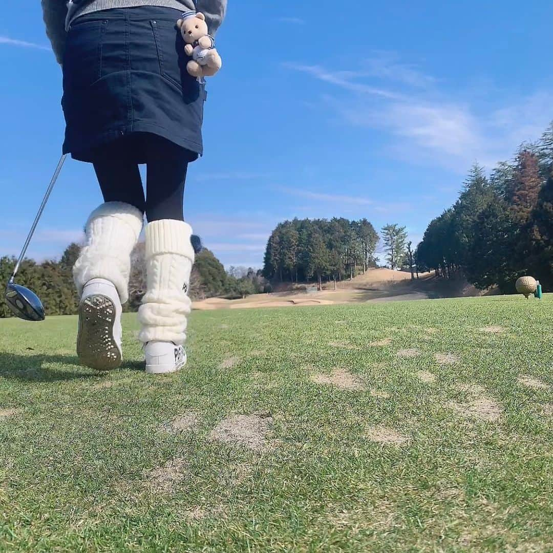 めるさんのインスタグラム写真 - (めるInstagram)「ベストスコア更新しました✨ 🔴101です🐶⛳️ 常住プロのラウンドレッスンにて、いつもより10打くらい縮まりベスト更新することができました😭✨ 引き続き100切り目指して頑張ります❤️ @mitsutakatsunesumi   #100切り目標#ごるふ女子#ゴルフ仲間募集#ラウンドレッスン#ゴルフレッスン#ゴルフ好きと繋がりたい#ベストスコア更新」2月27日 6時55分 - meru_golf