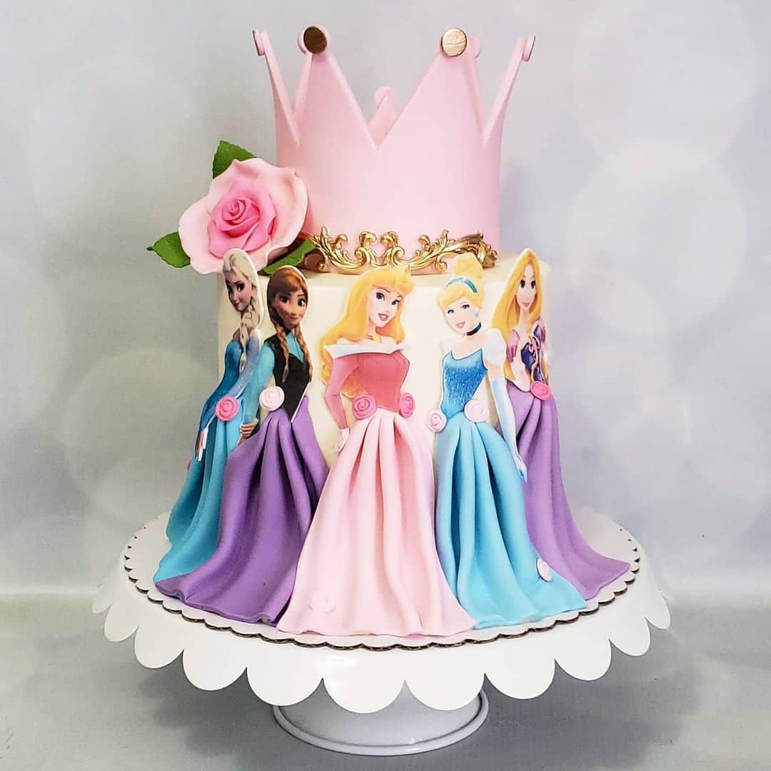 Honey Bee Cakesのインスタグラム：「Princess Cake」