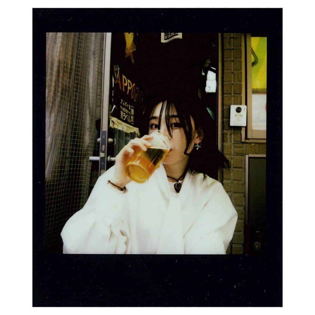 のインスタグラム：「うまれました 22さいなりました。 ぴーすぴーす。✌︎✌︎」