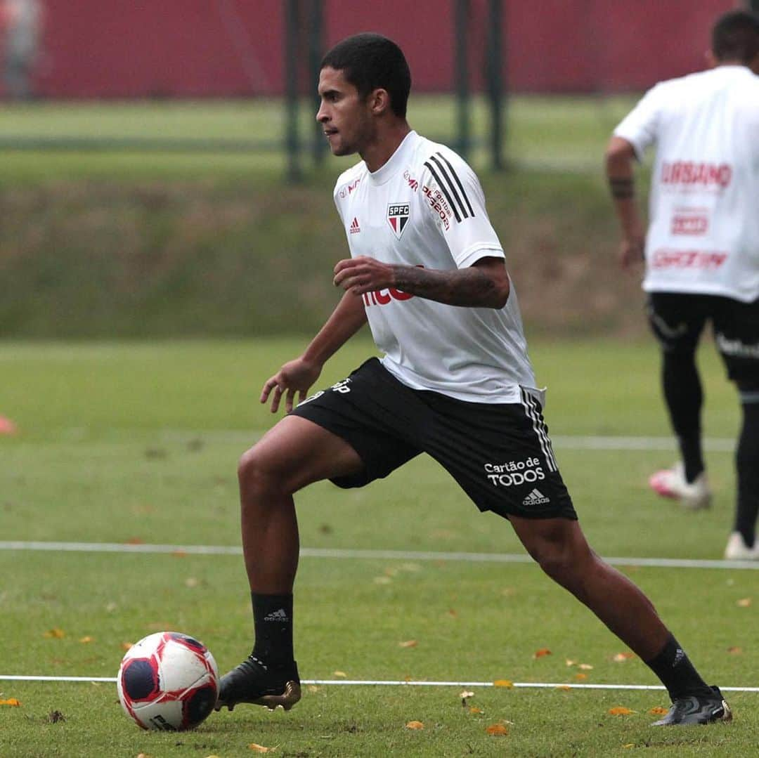 São Paulo FCさんのインスタグラム写真 - (São Paulo FCInstagram)「🔛 Start na nova temporada! 🔜 Estreia no @paulistao.  #VamosSãoPaulo 🇾🇪 ⠀⠀⠀⠀⠀⠀⠀⠀⠀ 📸 Rubens Chiri / saopaulofc」2月27日 7時55分 - saopaulofc