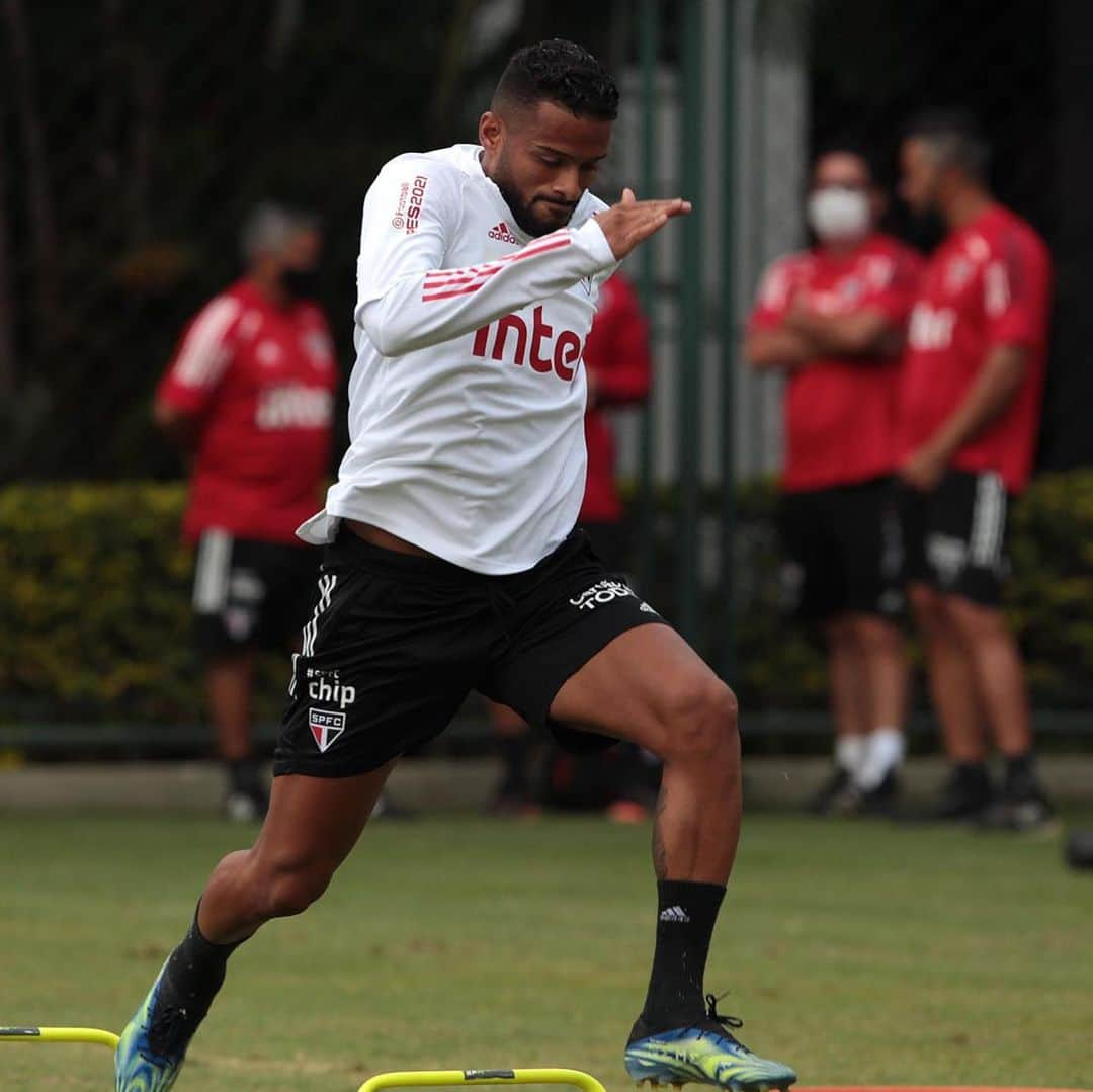 São Paulo FCさんのインスタグラム写真 - (São Paulo FCInstagram)「🔛 Start na nova temporada! 🔜 Estreia no @paulistao.  #VamosSãoPaulo 🇾🇪 ⠀⠀⠀⠀⠀⠀⠀⠀⠀ 📸 Rubens Chiri / saopaulofc」2月27日 7時55分 - saopaulofc