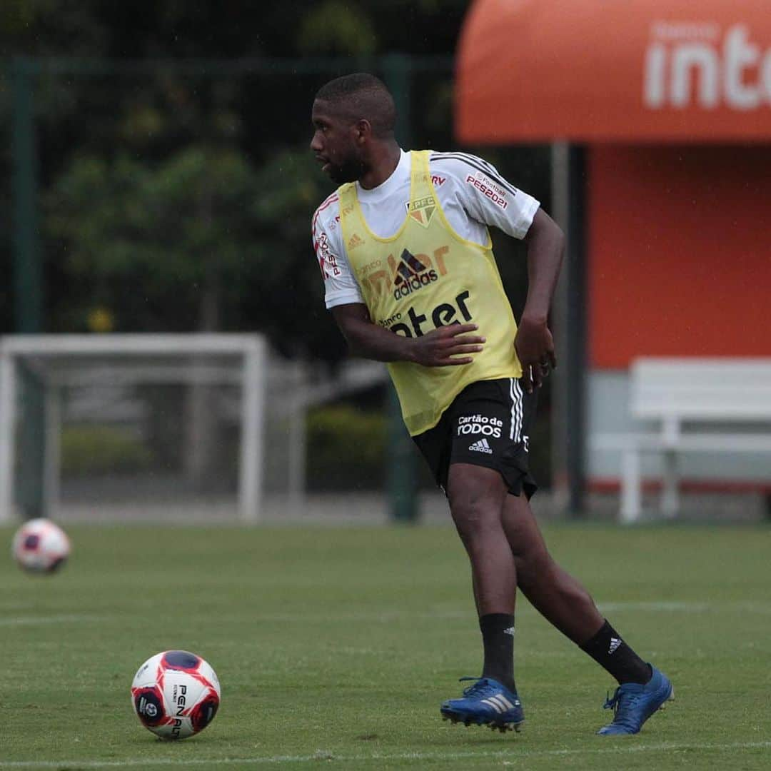 São Paulo FCさんのインスタグラム写真 - (São Paulo FCInstagram)「🔛 Start na nova temporada! 🔜 Estreia no @paulistao.  #VamosSãoPaulo 🇾🇪 ⠀⠀⠀⠀⠀⠀⠀⠀⠀ 📸 Rubens Chiri / saopaulofc」2月27日 7時55分 - saopaulofc