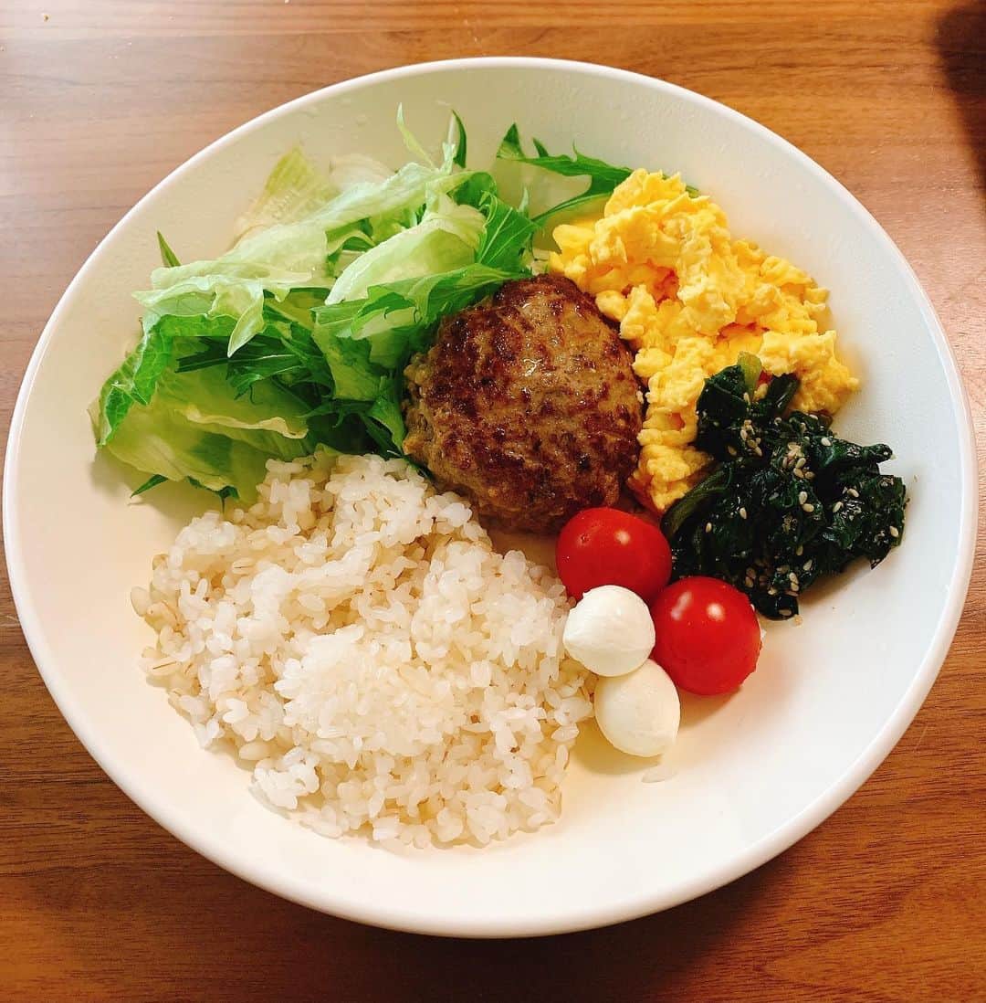 山本大樹さんのインスタグラム写真 - (山本大樹Instagram)「朝ごはん。 そして、おやすみなさい。  #ばや飯」2月27日 7時55分 - bayabaya0821