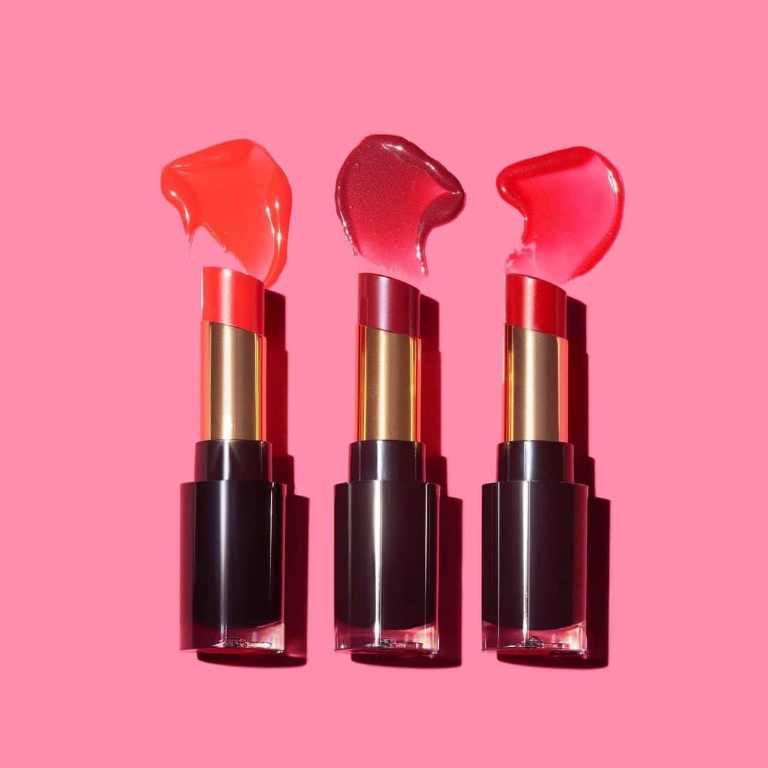 Revlonのインスタグラム：「Question! Do you pair your lip color to your look, or your look to your lip color?!  Shown: #SuperLustrous Glass Shine in Glaring Red (023), Love Is On (017), and Shine Stealer (024)」