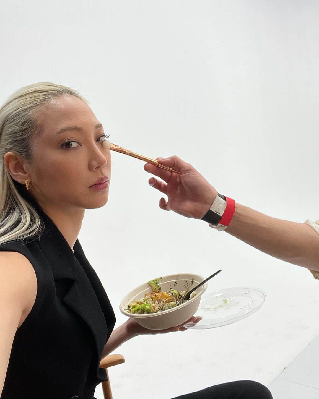 パク ・スジュのインスタグラム：「Late nite multitask」