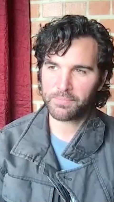 アンソニー・ラモスのインスタグラム：「Loved catching up with @juanpablodipace about his new music “'Te Sentí”   The song and music video are very sensual ❤️🔥  You can check it out at link in my bio @glaad」