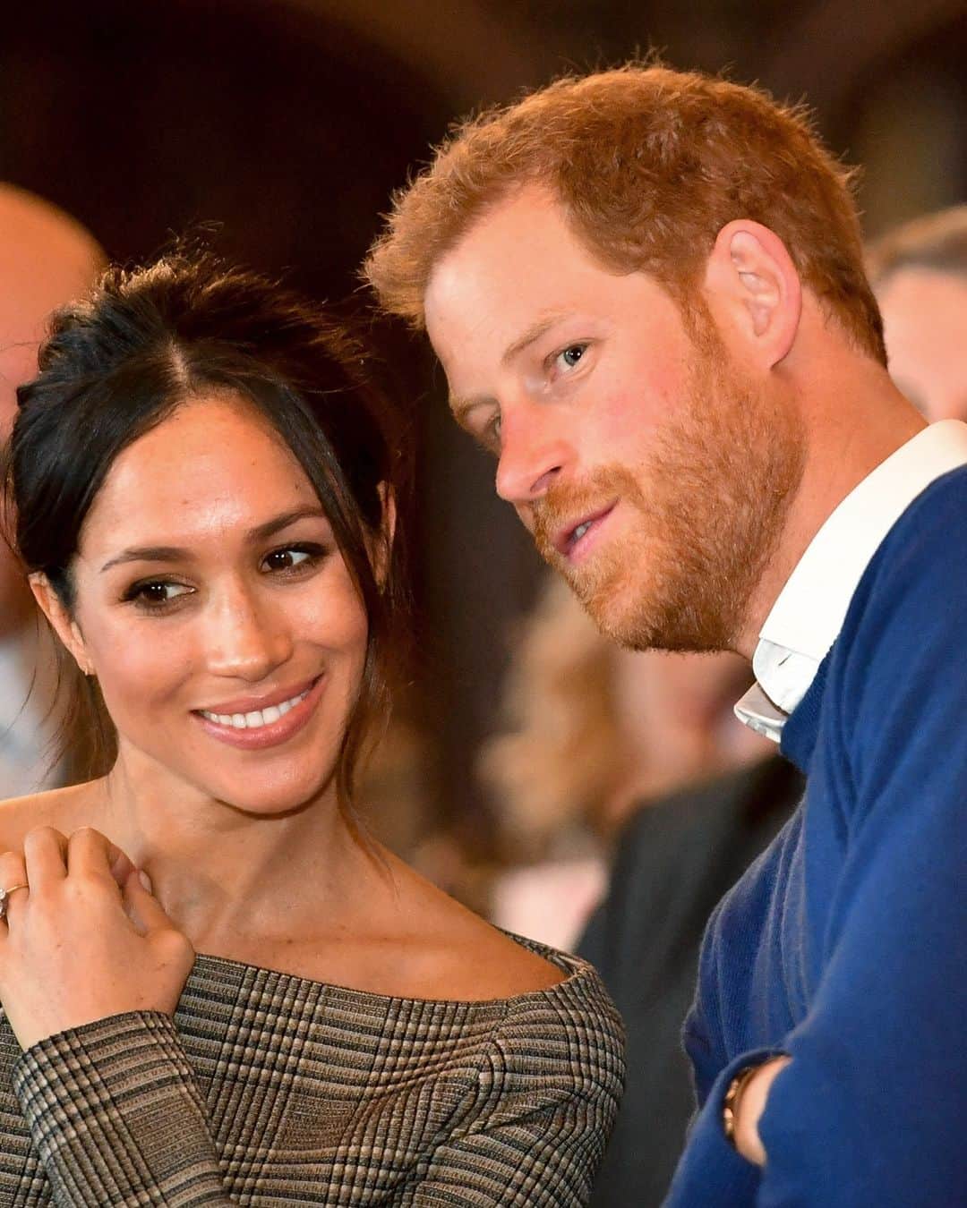 E! Onlineさんのインスタグラム写真 - (E! OnlineInstagram)「Excuse E!, did fans just figure out the sex of Meghan Markle and Prince Harry's baby? Head to the link in our bio for the sparkling detail that's caught our attention. (📷: Getty)」2月27日 8時45分 - enews
