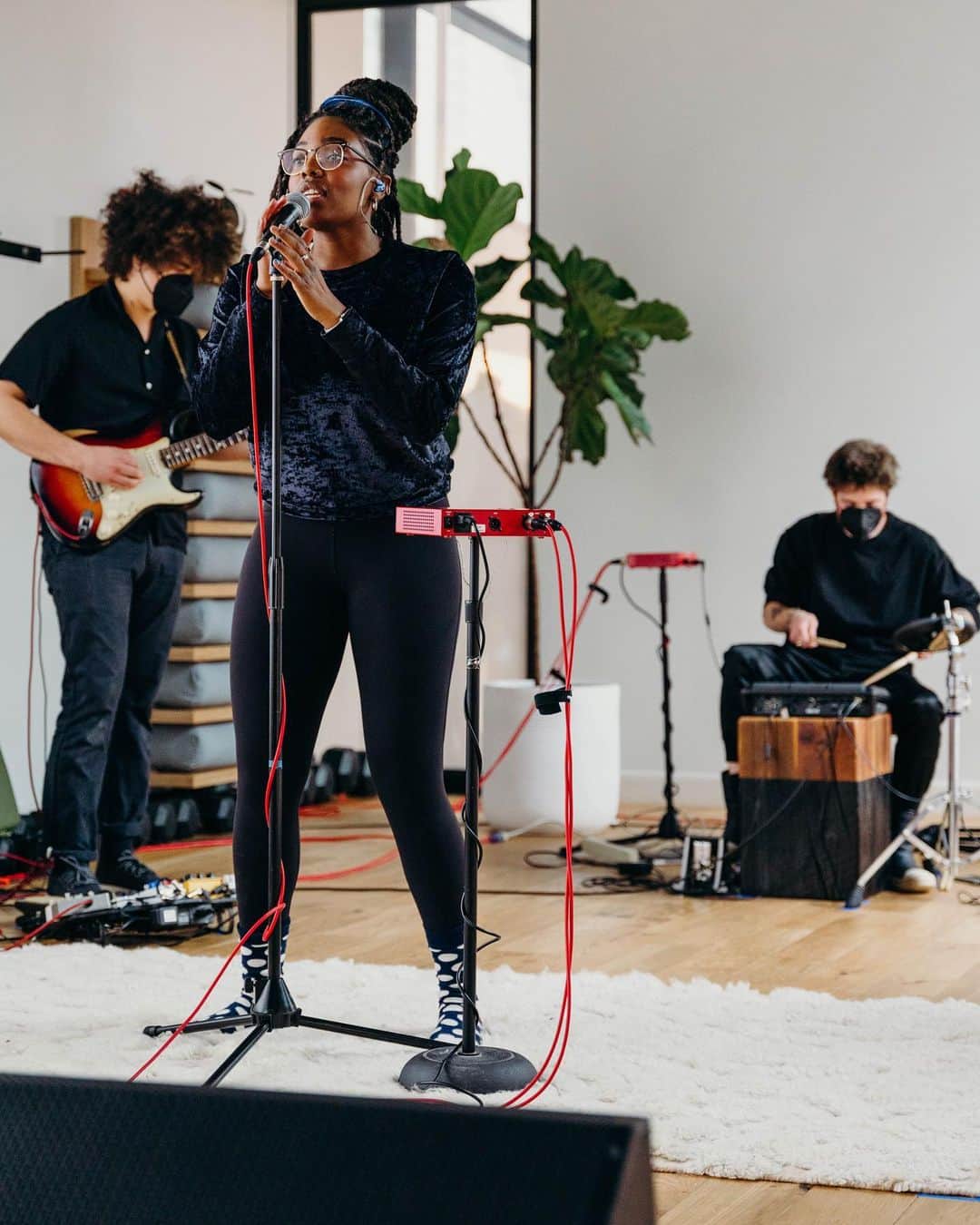 lululemonさんのインスタグラム写真 - (lululemonInstagram)「A look back at the various events we hosted alongside @weareotv, @thehealingchi, @soulection and many more, in honour of Black History Month. Through virtual education, concerts, and conversation panels, we saw, heard, and felt the power of the Black community. Together, we've been celebrating Black Excellence and learning how we can move towards a more equitable future. This month may be ending but the journey of making real, lasting change continues.   We are continuing the celebration virtually through the weekend. Follow @shawnee_dez in Chicago and @ayresnouveau and @andrepower in LA to join in on the experiences.」2月27日 8時51分 - lululemon