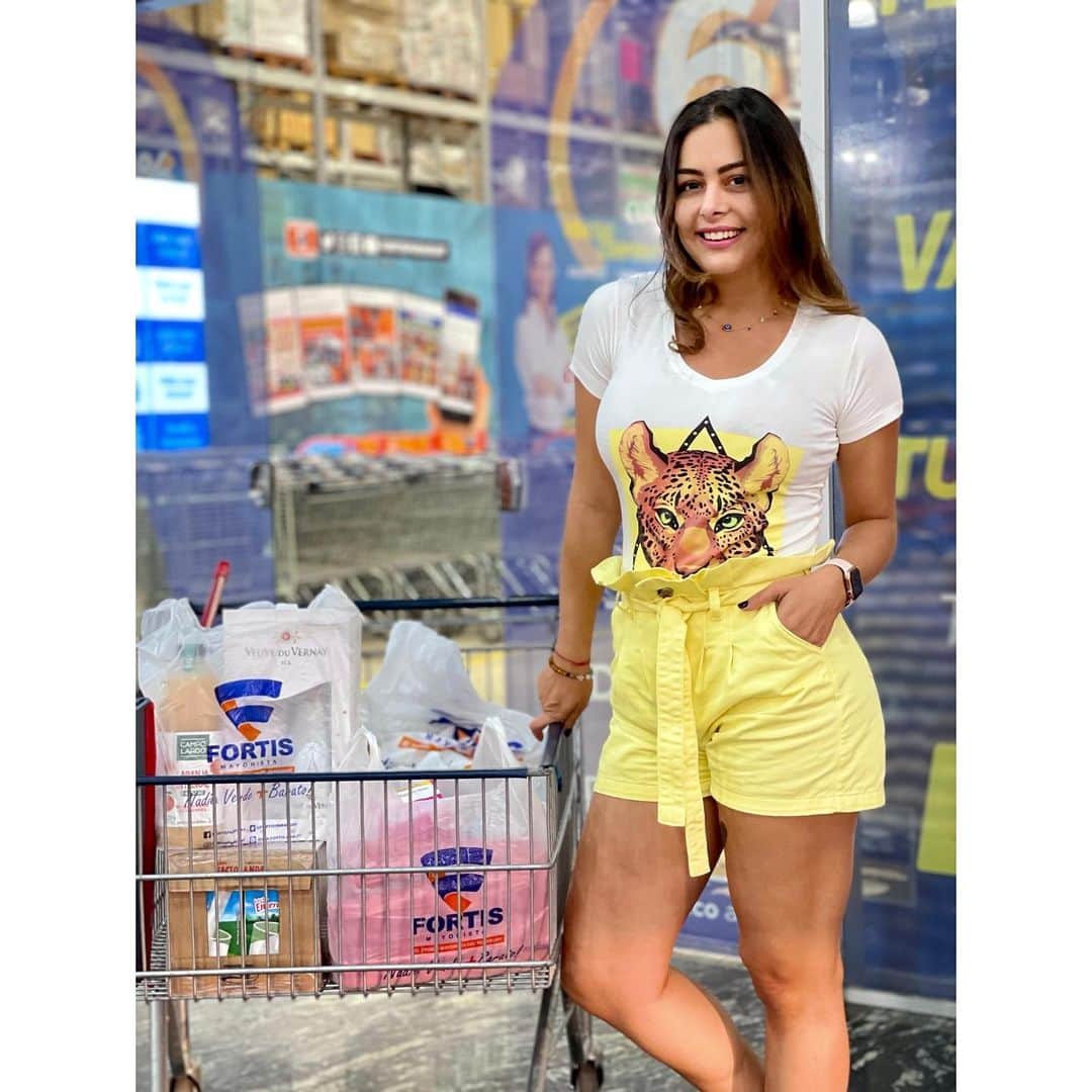 のインスタグラム：「Hoy me toco realizar las compras para la casa 🏠 Y llegue hasta en busca de buenos precios y en  @fortisparaguay  Lo encontré 👌🏻 En modo chisme jiji 🤪  Les cuento que los precios son un 🔥 que están para mayoristas y minoristas... 🛒  Asi que esto es genial desde hoy haré mis compras en @fortisparaguay buscando siempre los mejores precios!!!   #supermercado #o #ofertas #mercado #compras #a #promo #mayoristas #minoristas #supermercados #calidad #economia  #mercearia #oferta #delivery #ougue #comida #alimentos #market  #bhfyp」