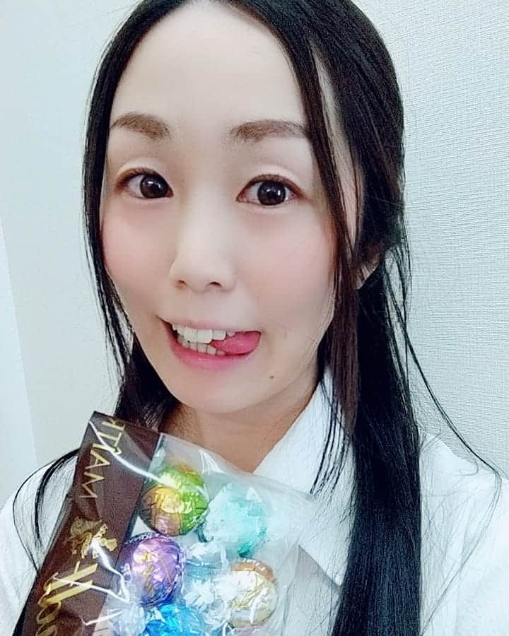 悠木あやねさんのインスタグラム写真 - (悠木あやねInstagram)「素敵な週末をお過ごしください(*˘︶˘*).｡*♡  #haveaniceweekend  #hazama #hazama_fashion  #Lindt  #マチカフェ #LAWSON #machicafe  #カフェラテ #美味しい #大好き  #悠木あやね #AyaneYuki #YukiAyane #유우키아야네 #カプセルエージェンシー #capsuleagency #AV女優 #セクシー女優 #アダルト女優 #女優 #モデル #asiangirls #asiandoll #asianbeauty #asiansexy #japanese #japanesegirl #japanesegirls #model  #fashionstyle」2月27日 9時15分 - yukiayane0926