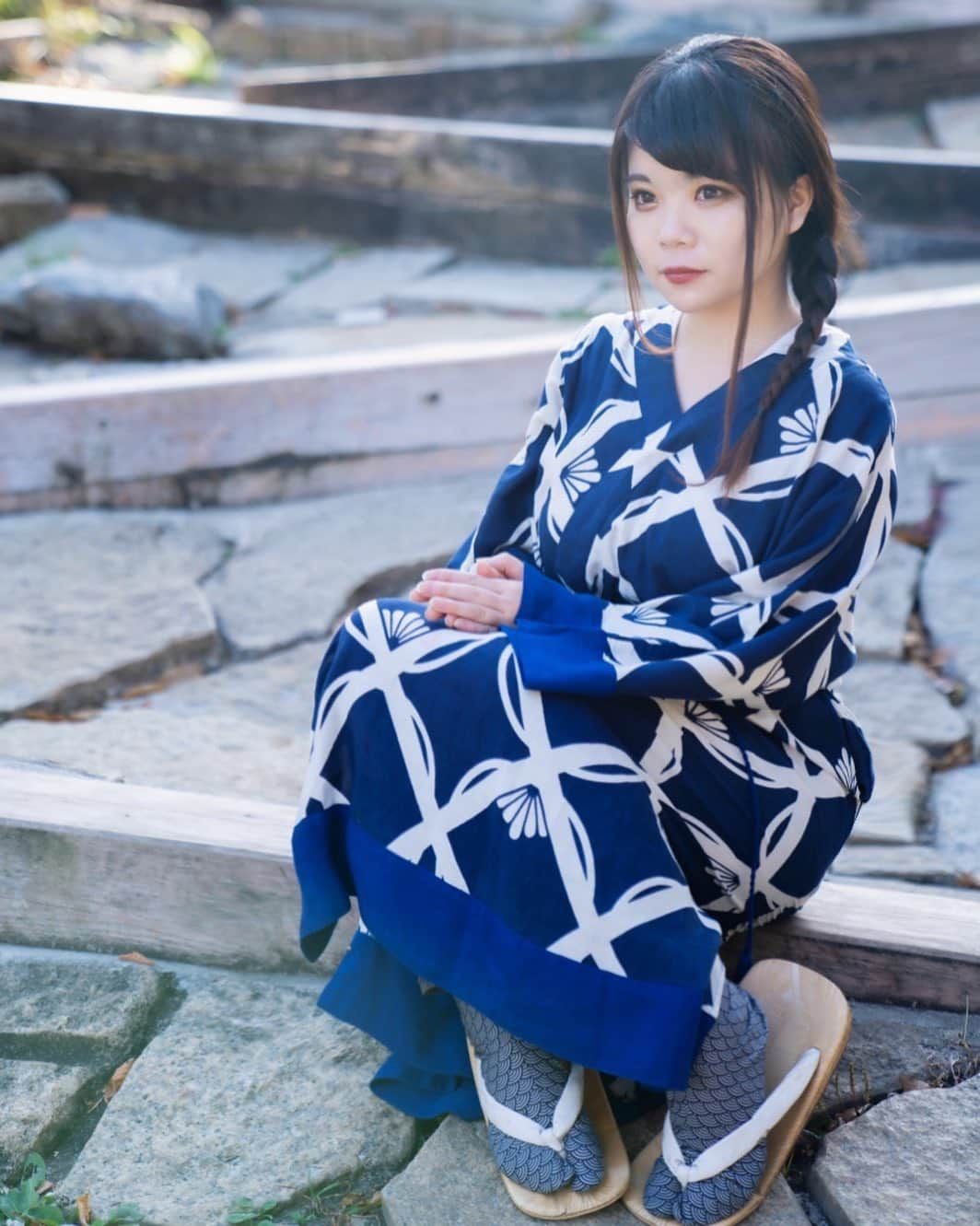 兼田玲菜のインスタグラム：「#花七宝 柄 ×  #青海波 柄  #fashion #ootd #samurai #a #sun #happy #Blue #rest #sit #japan #japanese #samurai #aikido #girl #model #camera #photo #Instagram #followme  #足袋 #柄足袋 #サムライ足袋 #行田 #殺陣 #殺陣師 #倭物やカヤ #兼田玲菜」