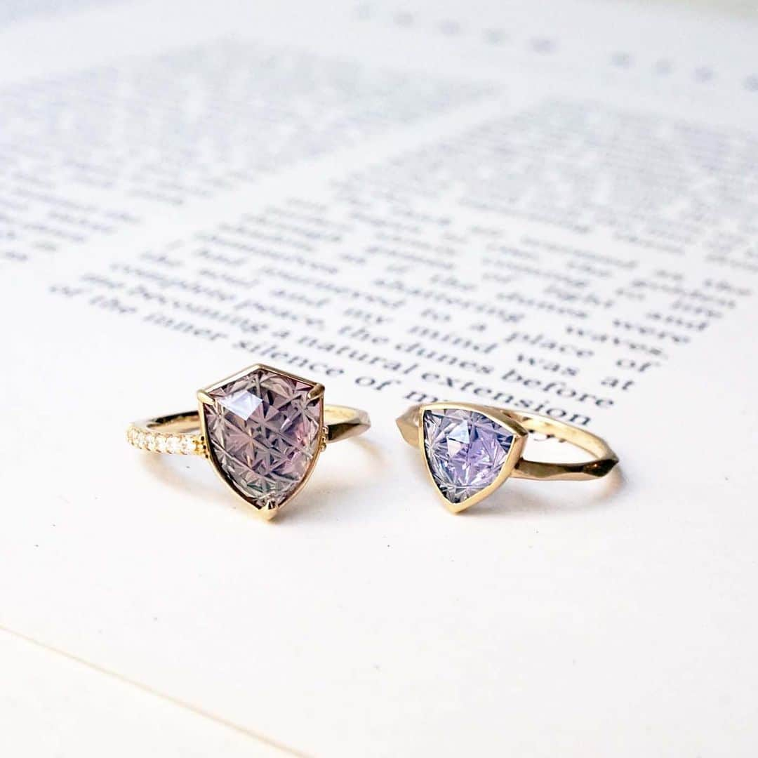 Shelby / Aki Hiroseさんのインスタグラム写真 - (Shelby / Aki HiroseInstagram)「【 LIMITED SHOP / ISETAN 】   〈 KIRIKO Precious Stone 〉 18karat Yellow Gold Watermelon Tourmaline “KIRIKO” Tanzanite “KIRIKO”  LIMITED STONE “KIRIKO” Rings✨  ※ LIMITED SHOP期間中、「三越伊勢丹リモートショッピング」アプリにも対応しております。 お気軽にチャットでのお問合せ等、ご利用くださいませ。 各種クレジットカードでのお支払が可能です👌 　　　　　 【LIMITED SHOP】ーーーーーーーーーーーーー  ◇2/24(水)〜3/2(火)  ◇伊勢丹新宿 本館1階 ◇プロモーションスペース1 ◇営業時間10時〜19時  ※感染症拡大防止に留意し皆様のお越しをお待ちいたします。  ーーーーーーーーーーーーーーーーーーーーーー Limited Shop以外にも中目黒のatelier officeにて予約制ではございますがご覧いただけます。 ぜひお気軽にご連絡ください。（ご予約先 info@shelby8.com） ※ Limited Shop期間中はCloseとさせていただきます。  【Online Shop】ーーーーーーーーーーーーーー www.shelby8.com Brand Profile Page からも Linkできます。 ーーーーーーーーーーーーーーーーーーーーーー 【Contact Us 】info@shelby8.com ーーーーーーーーーーーーーーーーーーーーーー」2月27日 9時19分 - shelby.aki