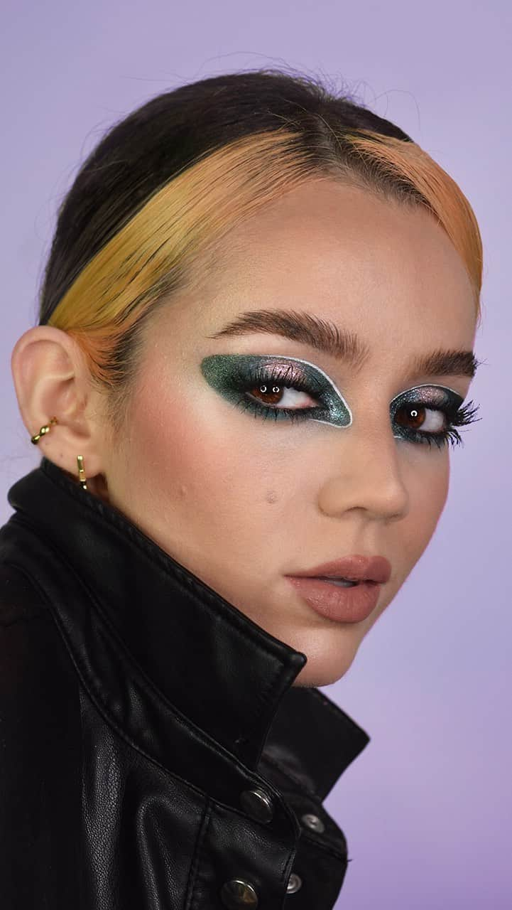 メイクアップアートコスメティックスのインスタグラム：「Flexible ✔️. Futuristic ✔️. Fabulous ✔️. Get @thealondrablue’s colour-blocked eye look with the ultra-blendable, cream-to-powder formula of #MACPaintPot in Clearwater, Babe In Charms, Moss Definitely, Sink To A Whisper, and Princess Cut.」