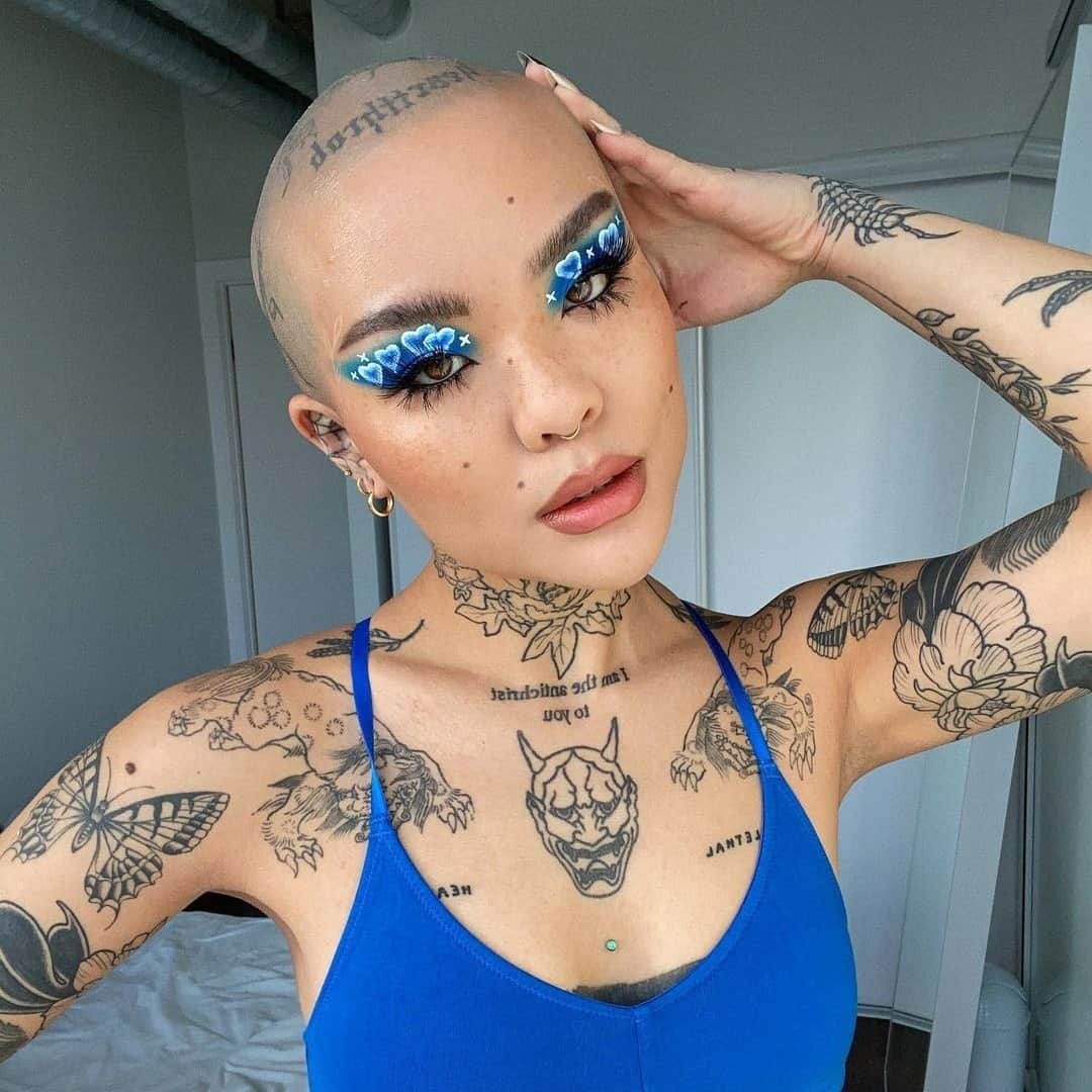 NYX Cosmeticsさんのインスタグラム写真 - (NYX CosmeticsInstagram)「@meicrosoft uses our Epic Wear Liquid Liner in 'White' to add the finishing touches to this airbrushed-inspired eye look 💙 inspo: @stenss ✨ • #nyxcosmetics #nyxprofessionalmakeup #crueltyfreebeauty」2月27日 9時58分 - nyxcosmetics