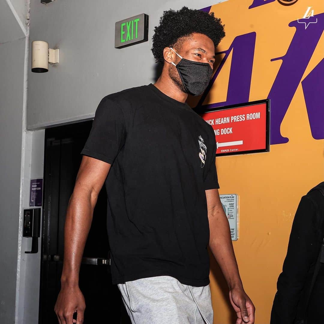 Los Angeles Lakersさんのインスタグラム写真 - (Los Angeles LakersInstagram)「Show ‘em what you got, @dameology」2月27日 10時32分 - lakers