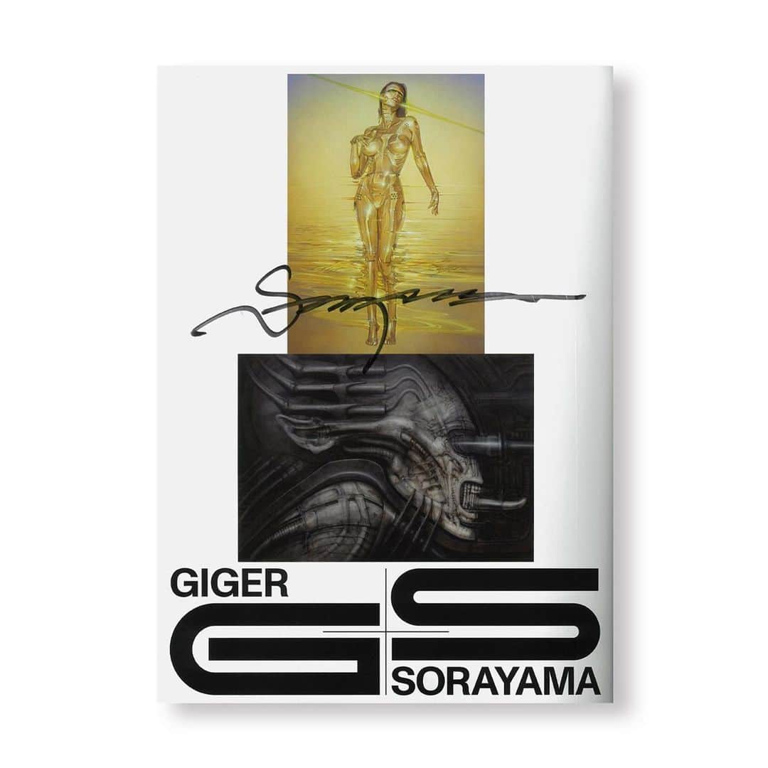 DOVER STREET MARKET GINZAさんのインスタグラム写真 - (DOVER STREET MARKET GINZAInstagram)「Japanese Artist HAJIME SORAYAMA (1947-) and Swiss Artist H. R. GIGER’s (1940-2014) exhibition catalogue ‘GIGER SORAYAMA’ is now available at Dover Street Market  Ginza 7F Bibliotheca and on the DSMG E-SHOP Signed by Hajime Sorayama on the cover.   This super book published by KALEIDOSCOPE accompanies a two-artist exhibition co-curated by Alessio Ascari and Shinji Nanzuka, bringing together for the very first  time the work of Hajime Sorayama and HR Giger.  The exhibition toured from PARCO Museum in Tokyo to PARCO Event Hall in Osaka between December 2020 and February 2021. @hajimesorayamaofficial @kaleidoscopemagazine @nanzukaunderground #hrgiger @doverstreetmarketginza @post_books @twelvebooksdistribution」2月27日 10時38分 - doverstreetmarketginza
