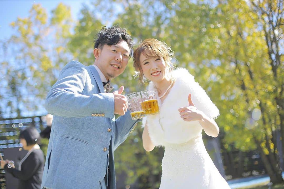 結婚式場ブランレヴュー宇都宮アクアテラスのインスタグラム：「.﻿ オープンエア空間のガーデンで乾杯！﻿ ﻿ コロナ禍でも安心のガーデン乾杯は﻿ ゲストも心おきなく楽しめます♩﻿ ﻿ 乾杯シーンから自然体で過ごせる﻿ おふたりからのおもてなしスタートです！﻿ ------------------------------------------﻿ ﻿ ＼当日予約OK！／﻿ 2月28日までのご来館で最大120万お得に！﻿ ﻿ 衛生対策徹底中！﻿ 安心してご見学いただけます！﻿ 挙式日の変更も可で安心の結婚式を！﻿ ﻿ ご来館でギフト券最大10000円プレゼント⭐︎﻿ ﻿ 詳細は下記▽▽﻿ https://www.dearswedding.jp/blancrevue/fair/﻿ ﻿ リニューアルしたNewチャペルのご見学もお楽しみに♩﻿ ﻿ プロフィールからご覧いただけます！ @blancrevue_wedding」