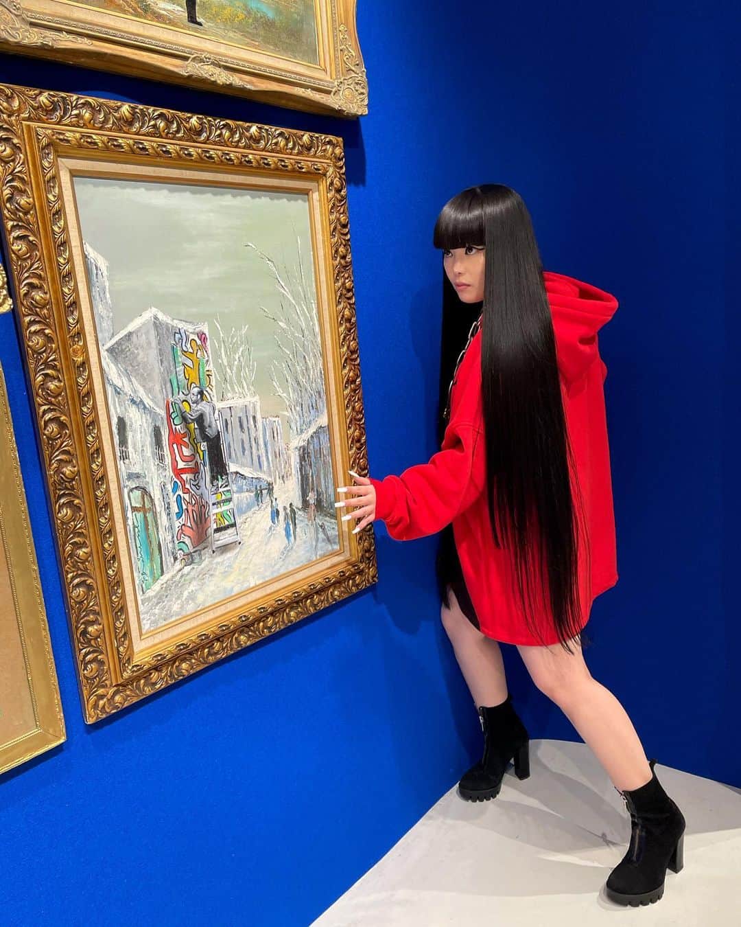 森山穂乃香のインスタグラム：「MR.BRAINWASH EXHIBITION🎨 @mrbrainwash @parco_art  LIFE IS BEAUTIFUL❤️Thank you for inviting me🙏🏻 バンクシー監督映画を機に作家へ転身した男✨ #mrbrainwashexhibition #mrbrainwash #mrbrainwashart #art #parcomuseum #parcoshibuya」