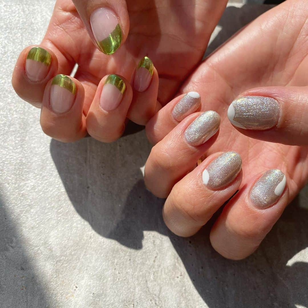 inthinkさんのインスタグラム写真 - (inthinkInstagram)「ちぐはぐのキラキラ🤩🍃  #inthink #gelnails #ミラーフレンチ #マグネットネイル」2月27日 21時56分 - inthink