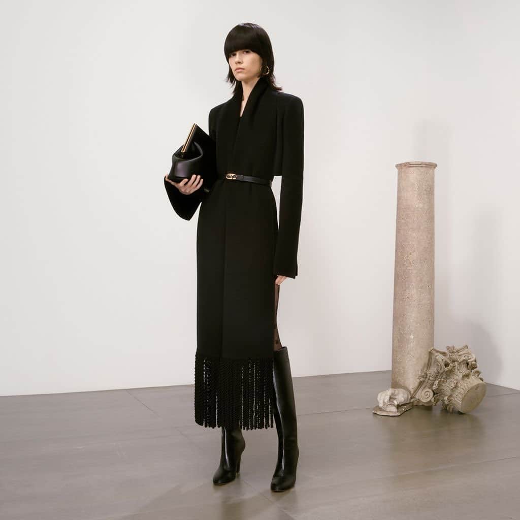 Fendiのインスタグラム：「The new black. Sharp silhouettes and sophisticated details elevate classic outerwear to iconic wardrobe staples in @MrKimJones #FendiFW21 ready to wear women’s collection.  Artistic Director of Couture and Womenswear Collections: @MrKimJones Artistic Director of Accessories and Menswear Collections: @SilviaVenturiniFendi Jewellery Creative Director: @delfinadelettrez  Creative Director: @Ronnie.Cooke.Newhouse Photographer: @caspersejersenstudio   Styling: @themelanieward  Hair: @guidopalau Makeup: @peterphilipsmakeup Nails: @beautick_official Casting: @shelleydurkancasting   Antiques: @galerie.chenel」