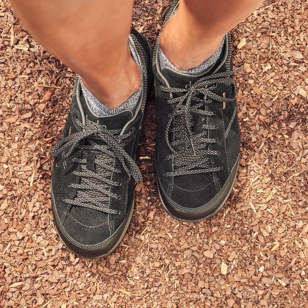 ダンスコのインスタグラム：「⭐⭐⭐⭐⭐ “I bought these shoes before going abroad as a student in France for the semester. A lot of walking in the city. They are doing great!” – Harper」