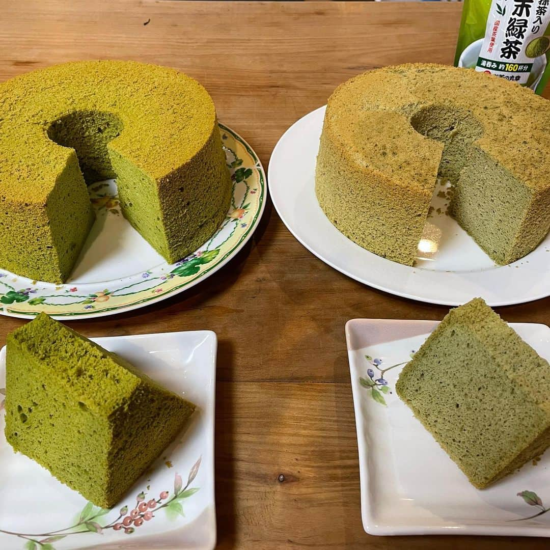 おーせさんのインスタグラム写真 - (おーせInstagram)「抹茶シフォンレシピ  https://oose-mori.com/chiffoncake-queencook/  抹茶を粉末緑茶にかえると緑茶シフォンになるよ♡ これがまた渋くて美味いんだよ！！！  2枚目の写真が材料だよ！！  詳しい手順はプロフィールリンクのシフォンレシピからとべるよ  おいしいおやつで笑顔になろう  ついでに嫁にもらえ。  #queencook#o型レシピ#大切なのは放置すること#手作りおやつ#ステンレス鍋#時短レシピ#インダクションレンジ#クィーンクック#インダク⠀ #もりおーせのキッチン⠀ #もりおーせのシフォン #もりおーせの日常垂れ流しライブ⠀ #もりおーせの洗濯バサミ⠀ #もりおーせを見守る会⠀ #もりおーせケーキ⠀ #嫁にもらえ」2月27日 20時35分 - oosedon