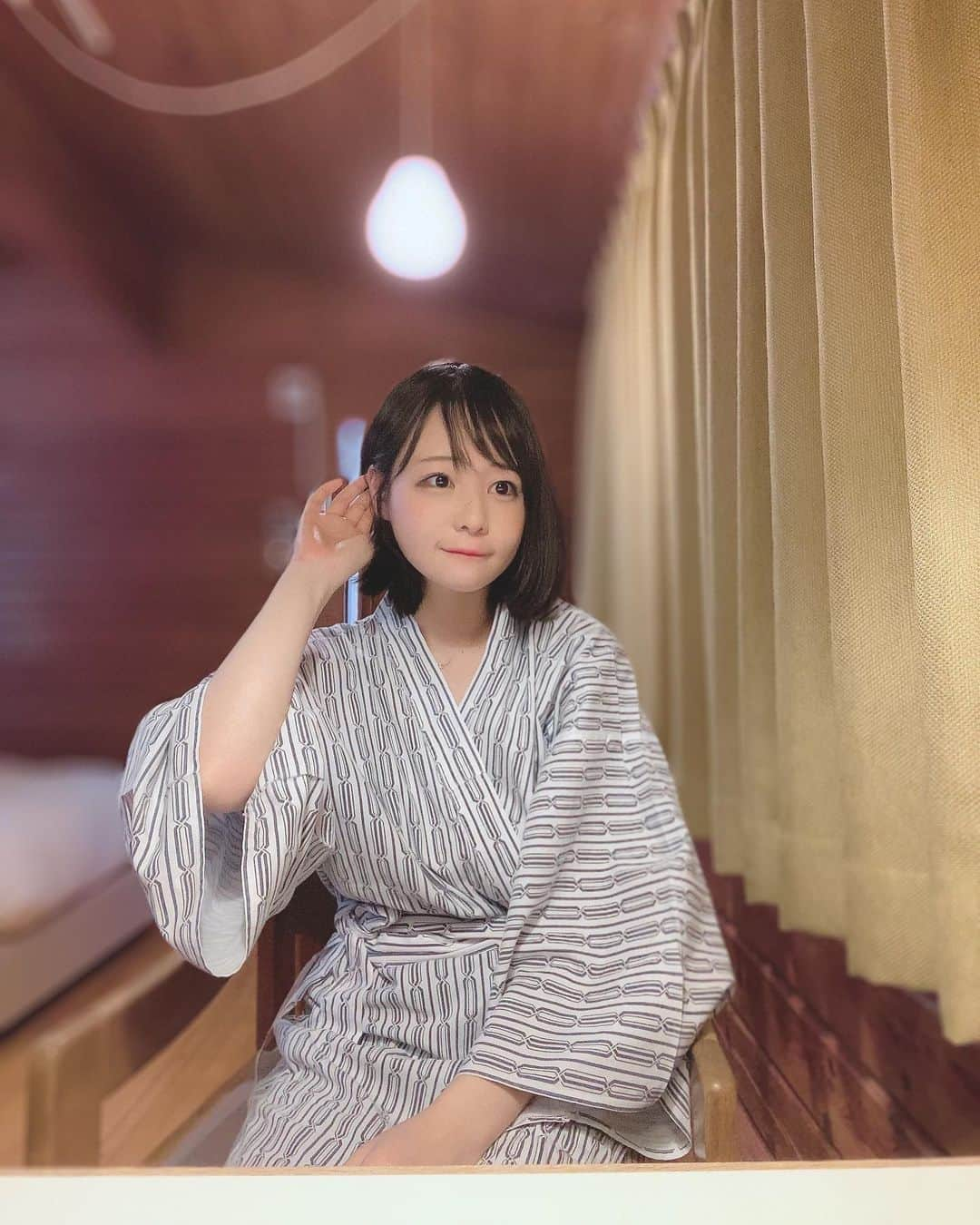 茜さやさんのインスタグラム写真 - (茜さやInstagram)「ボブ派が多い…！  #ボブ #ショート　#ボブヘアー  #浴衣　#撮影　#軽井沢プリンスホテルスキー場 #軽井沢　#アイドル　#グラビアアイドル #Japan #japanesegirl  #yukata #karuizawa #lodge」2月27日 20時44分 - saya.akane