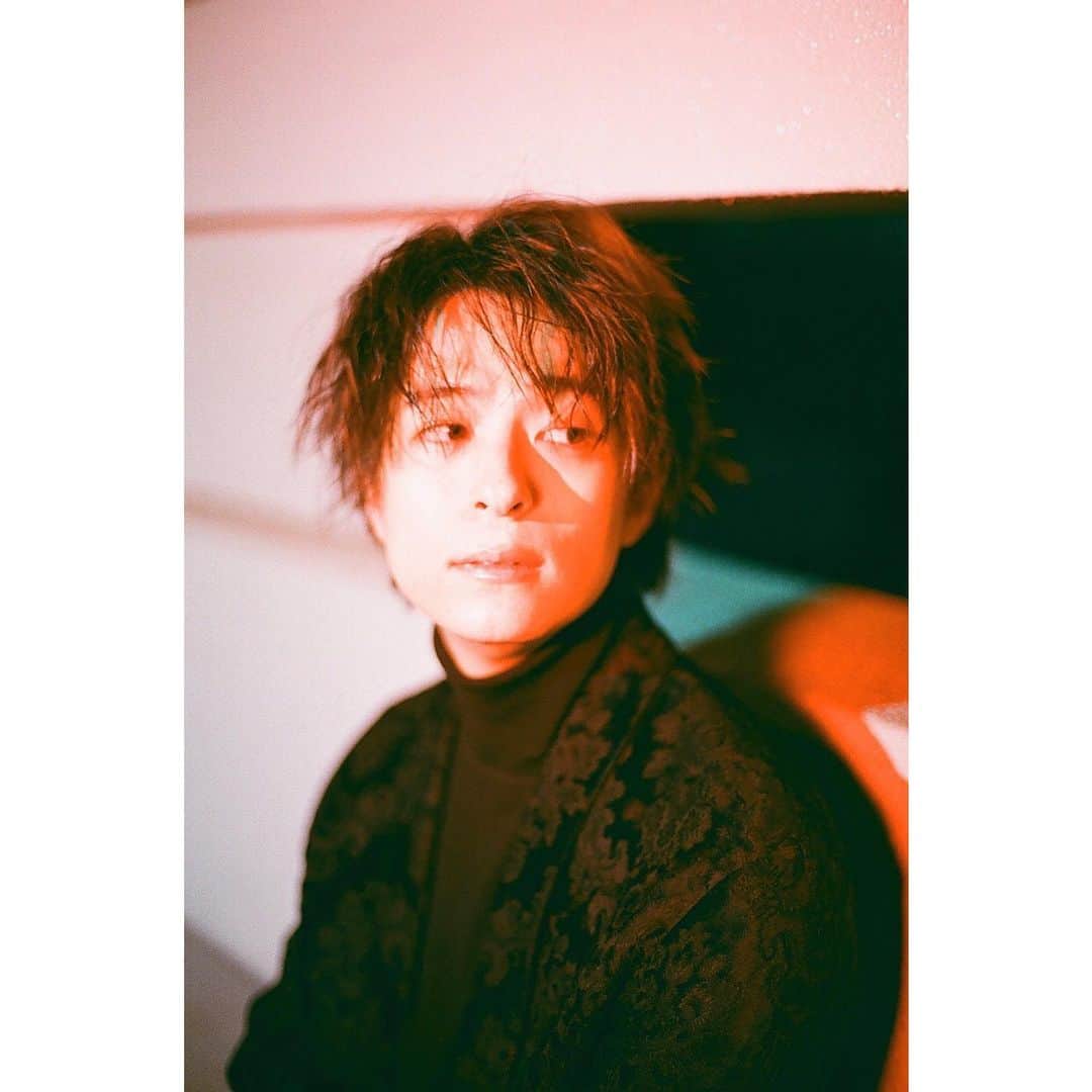 和田颯さんのインスタグラム写真 - (和田颯Instagram)「Photo by Sorami Yanagi @soramiyanagi  Hair&Make up by Mariko Sasaki Styling by Haruma Yanagisawa @_hrmy   💐」2月27日 20時36分 - da_ice_hayate_wada