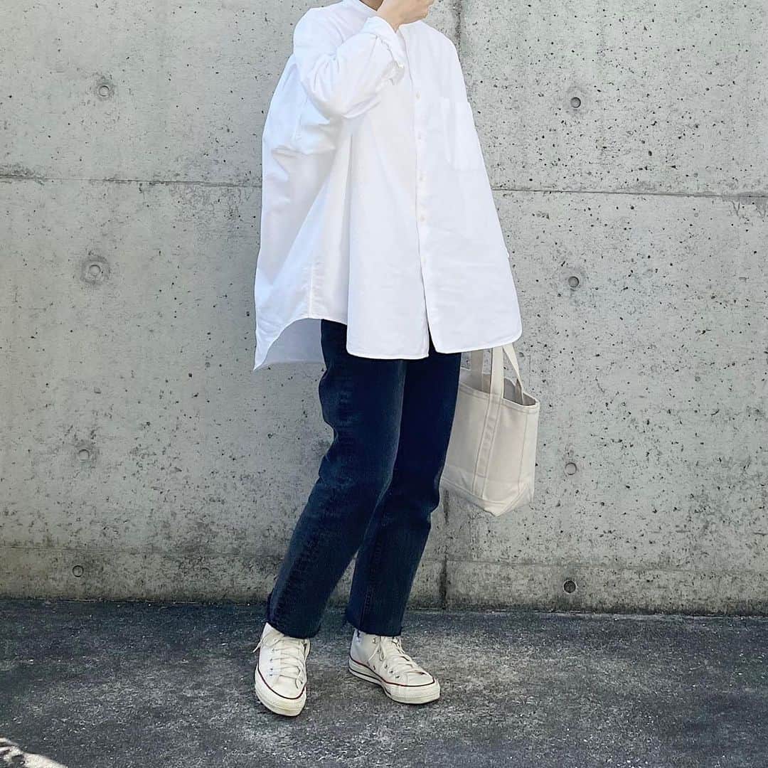 ryokoさんのインスタグラム写真 - (ryokoInstagram)「▪︎ . 白黒 . . . shirt #graphpaper  bottoms #apc  shoes #converse  bag #llbean」2月27日 20時55分 - ryo___ka