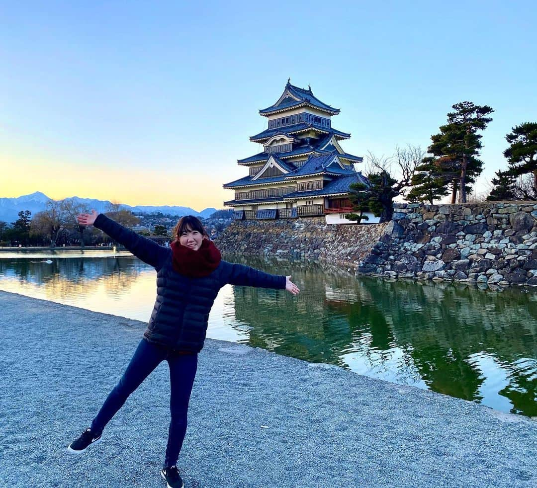 尾上彩さんのインスタグラム写真 - (尾上彩Instagram)「Matsumoto Castle🏯🦢 ・ 講習で松本に来たので、まだ行ったことのなかった松本城へ🏯🦢 時間が遅くて中には入れなかったので次は入りたい！ ・ #松本城 #松本 #長野県」2月27日 20時56分 - aya_onoe