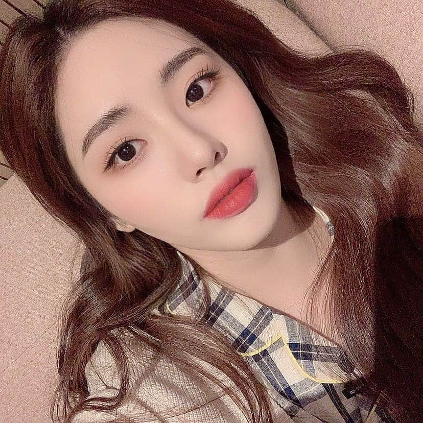 Mnetさんのインスタグラム写真 - (MnetInstagram)「ㅤㅤ ㅤㅤ ㅤ 🌙💫   #지원 #네이버나우」2月27日 20時58分 - officialfromis_9