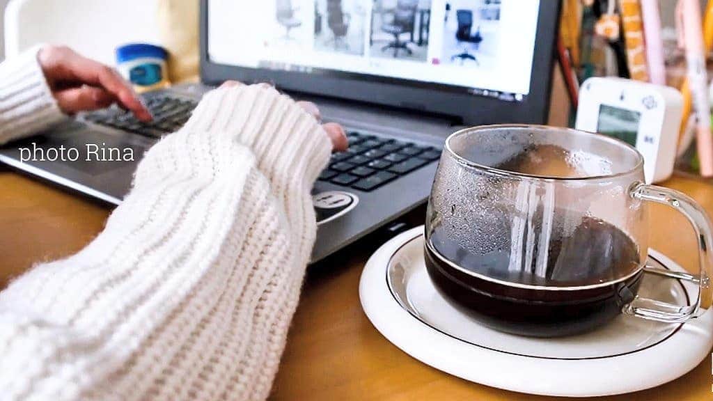 五月女璃奈のインスタグラム：「Office Chairを探し中です💻️🏵️． : : : : ((#youtube #vlog #vlogger #adayinmylife #holiday #VLOG #社労士 #社会保険労務士 )) : : お待たせしました！ YouTube VLOG 更新しました😊💓  →プロフィールのリンクから🖥️」