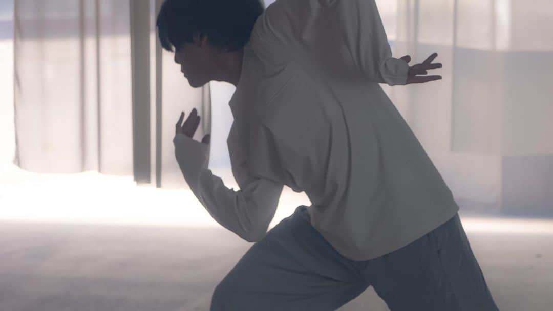 大森元貴のインスタグラム：「-Motoki Ohmori – Photo at 'French' Official MV Shooting-  ▼ 'French' Official MV youtu.be/AOUdo3FuMiU   #大森元貴 #MotokiOhmori #French」