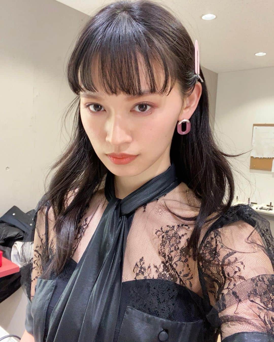 shihori.kathleenのインスタグラム：「おふしょっと🌸🌸🌸🖤」