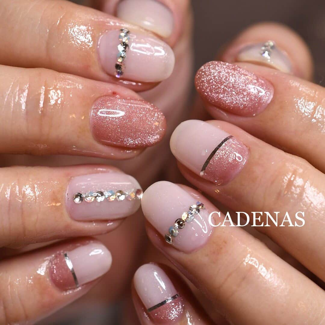 Yuka Maeda ::manicurelistさんのインスタグラム写真 - (Yuka Maeda ::manicurelistInstagram)「. . Salon data▼ ＝＝＝＝＝＝＝＝＝＝＝＝＝＝＝＝＝＝＝＝ . CADENAS -nail eyelash salon- ●Nail artist  @yuka.maeda  @yuki_cadenas @mai_cadenas ●eyelash　@cadenaseyelash  ゲストに愛と感動を…♡ . 【 LINE ＠cadenas 】 ご予約/お問い合わせはLINEよりお気軽に🤲 ▶︎▶︎#cadenasnail デザインアップしてます♡  price…★⭐︎Instagram特別キャンペーン中⭐︎★ . 「インスタ見たよ👀」と LINEからご予約で特別プライス7500円！！ . ※ご新規様限定 ※キャラクターや特殊なエレメント等のみ 別途料金いただく場合ございます🙇🏻‍♀️ . . price…初回8000円（オフ込み） access…大阪市北区堂山町16-1  中崎町駅  徒歩5分 /  梅田駅  徒歩6分 . tel… 06-4792-8617 ＝＝＝＝＝＝＝＝＝＝＝＝＝＝＝＝＝＝＝＝ . . .  #中崎町ネイルサロン #梅田ネイルサロン #大阪ネイルサロン #関西ネイルサロン #インスタネイル #instanails #instanail #トレンドネイル #ネイルサンプル #フレンチネイルデザイン  #ネイルブック #2月ネイル #ネイルチェンジ #今月のネイル #にゅーねいる #冬ネイル #パールネイル  #ネイル大好き #ホワイトネイル #ネイル部 #女子力向上委員会 #女子力 #女子力ネイル #スターギャラクシーネイル #whitenails  #ニューネイル  #ナノソル #ナノソルcc  #ナノソル販売店大阪」2月27日 21時04分 - yuka.maeda