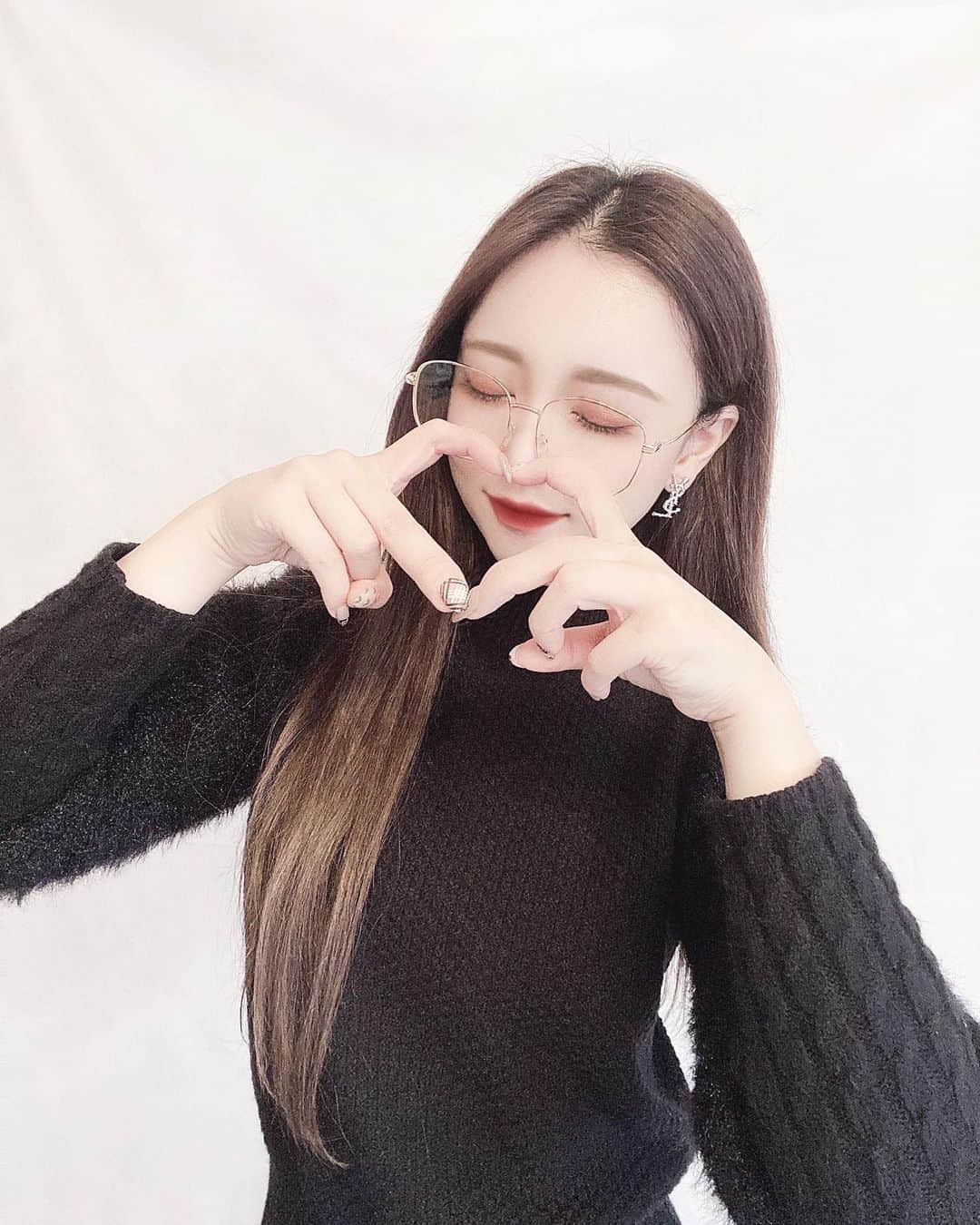 yuukachiさんのインスタグラム写真 - (yuukachiInstagram)「次髪の毛 何色にしよう💭  ※ブランドタグ付けしたよ」2月27日 21時06分 - yuuka_stagram