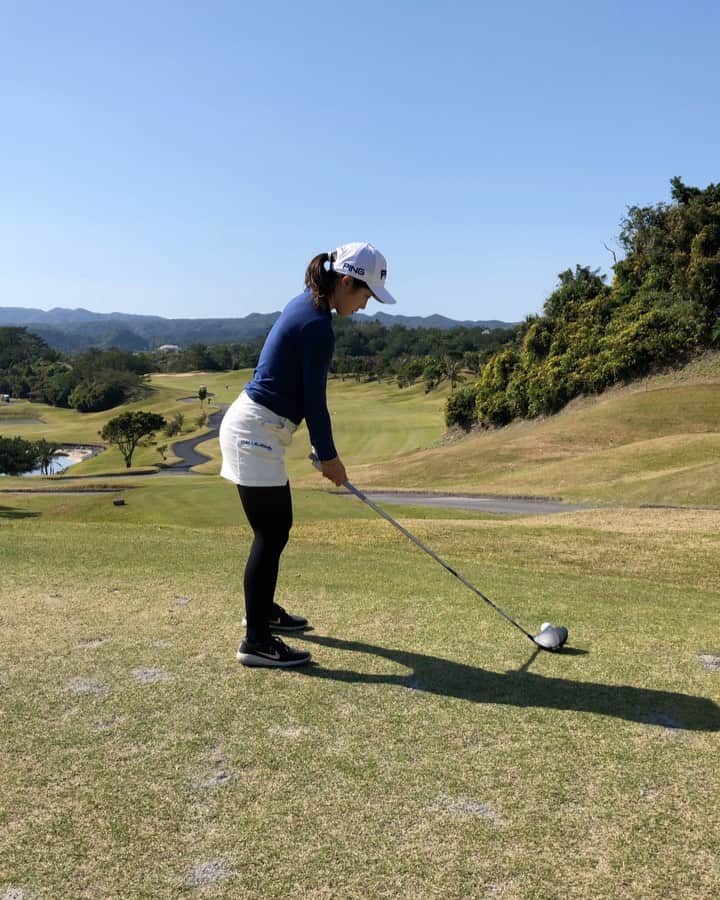 鬼塚貴理のインスタグラム：「沖縄に1週間ほど行ってきました❤︎ 前よりコースで考えることが多くなって嬉しいなぁ。。 きっとまだまだもっと考えなきゃなんだろうし、なにも考えずに打っちゃうこと未だにいっぱいあるけど少しずつやっていきます。🔥」