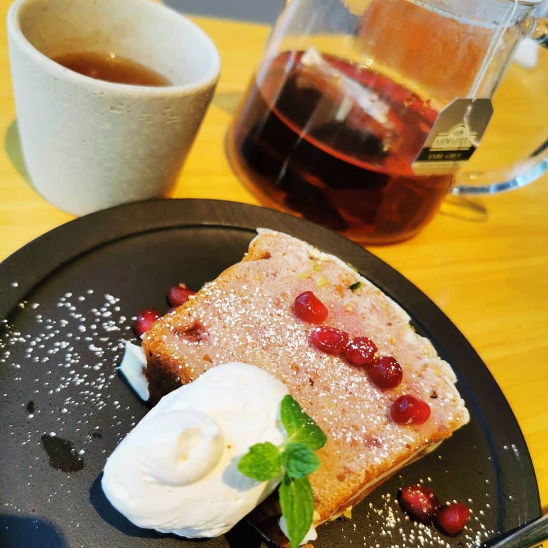 畠山優梨枝さんのインスタグラム写真 - (畠山優梨枝Instagram)「くみたんとランチからのカフェ😄😄話すことが多過ぎていつも大変💕 きーちゃんが可愛くて癒やしでした🐻✨二人っきりになると目を合わせてくれなくなるのww照れてるのかしら??✋w　次会えるの楽しみです❤️❤️  #日比谷ミッドタウン#revivekitchenthree#three#cafestagram#cafe#lunch#時差スタグラム###」2月27日 21時26分 - yurieyurieee